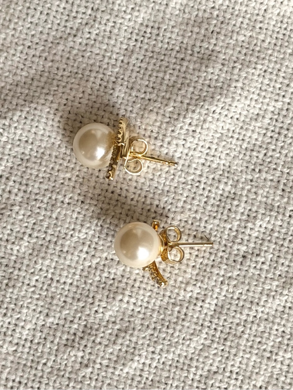 NEW! Pearl and Crystal Stud Earrings in Cream and Gold - Picture 7 of 7